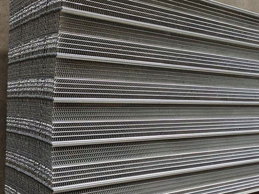ROHS zugelassenes Bauschirmnetz Rib Lath Mesh 4mm 8mm Höhe