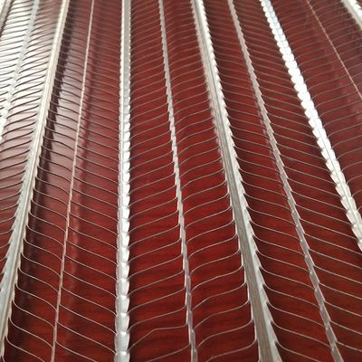 Drahtnetz-Bildschirme für den Bau Rippen Abstand 75mm 100mm 150mm Länge 10m-50m Industrieklasse