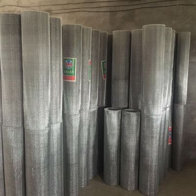 Hochzugsfestigkeit Gewebte Metallnetzschiene 0,6 mm 0,7 mm 0,8 mm 0,9 mm 1,0 mm 1,6 mm für architektonische Anwendungen