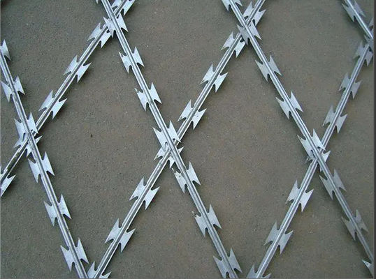75 mm x 150 mm geschweißtes Rasierdrahtnetz Rostsicherungsfunktion